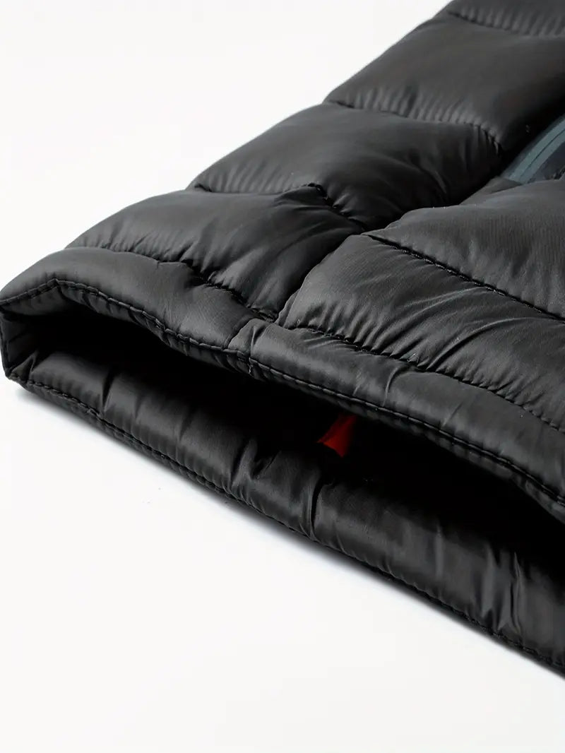 Abrigo con capucha elegante