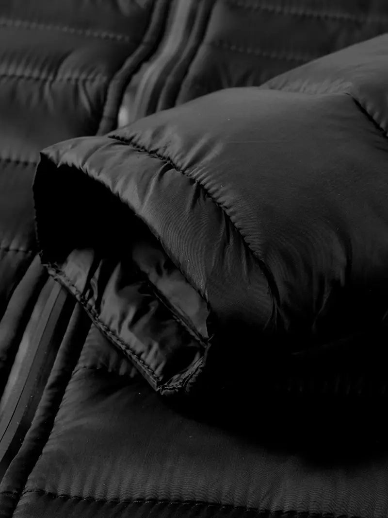 Abrigo con capucha elegante