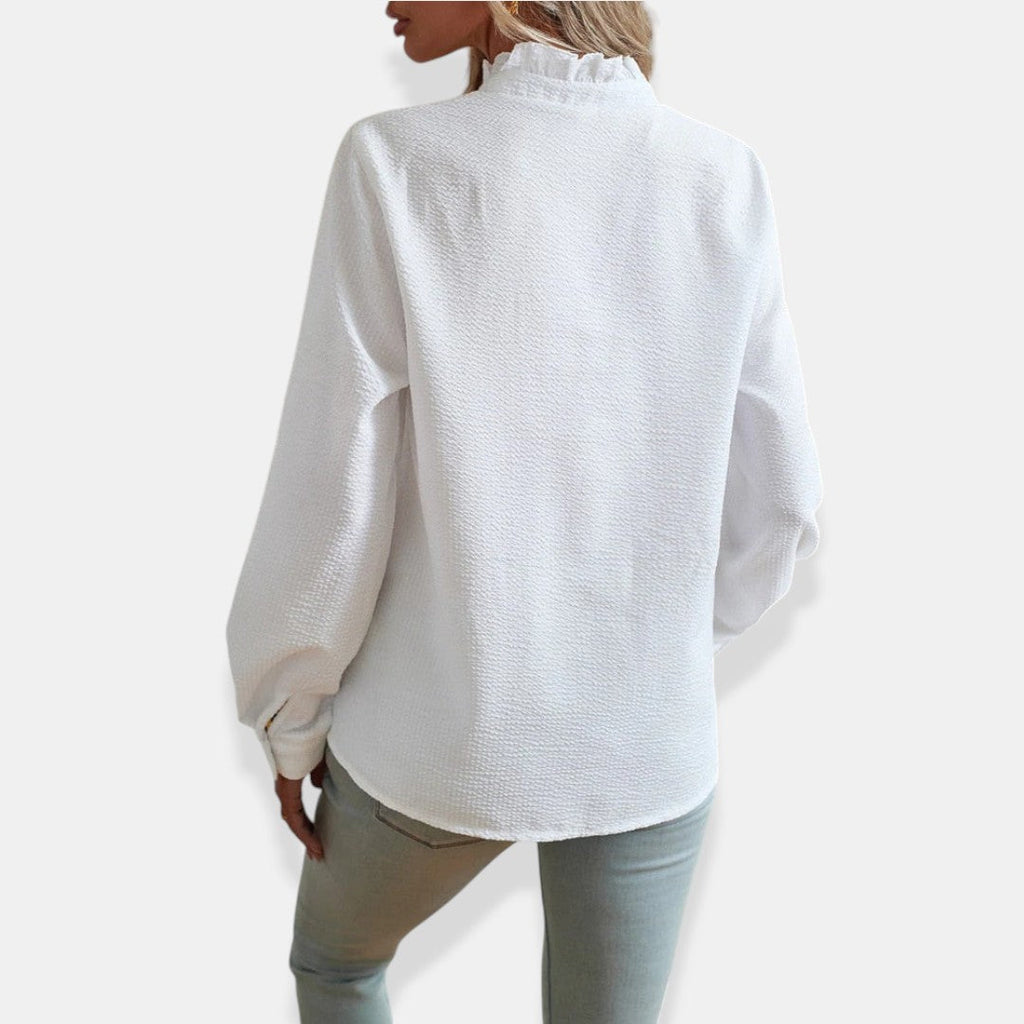 Zapatos Alicia de Vibes Madrid en cuero negro, con diseño elegante y cómodo para ocasiones formales.