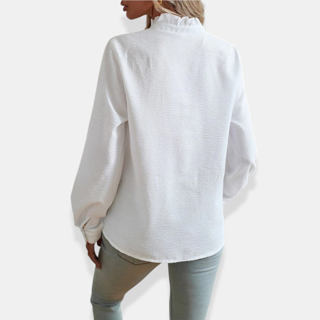 Zapatos Alicia de Vibes Madrid en cuero negro, con diseño elegante y cómodo para ocasiones formales.