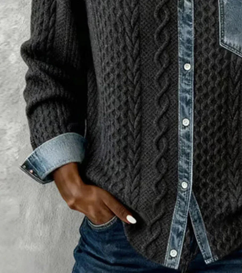 Suéter patchwork Ambré de Vibes Madrid con detalles de mezclilla y diseño único, en colores cálidos y estilos modernos.