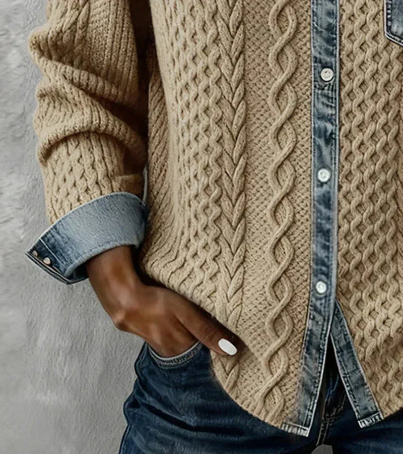 Suéter patchwork Ambré de Vibes Madrid con detalles de mezclilla y diseño único, estilo moderno y cómodo.