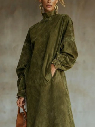 Vestido midi de ante Aurora con faroles de Vibes Madrid, diseño elegante y moderno en color neutro.