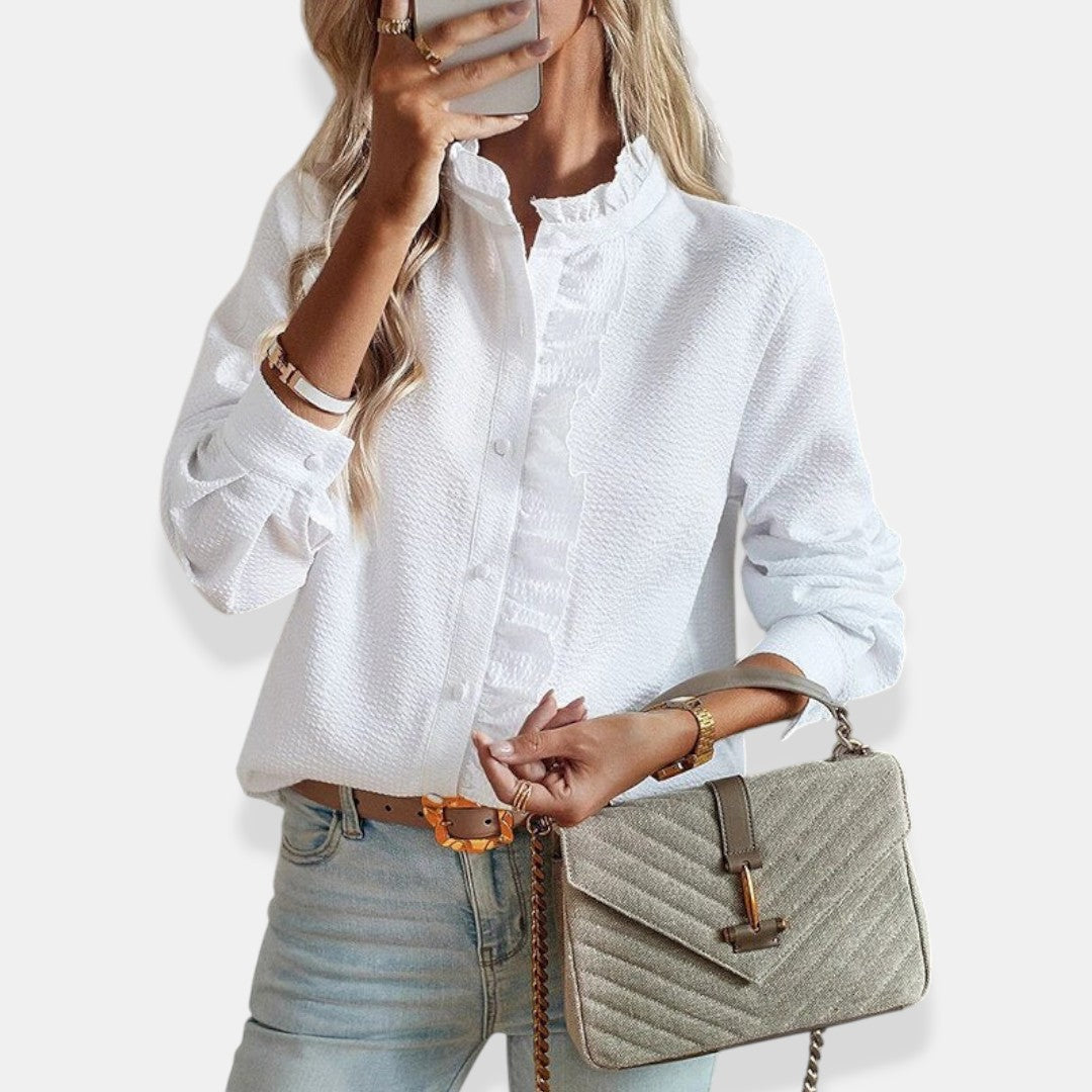 Camisa de mujer Vibes Madrid Alicia, elegante con cuello alto, mangas con frunces y diseño sencillo en color liso.